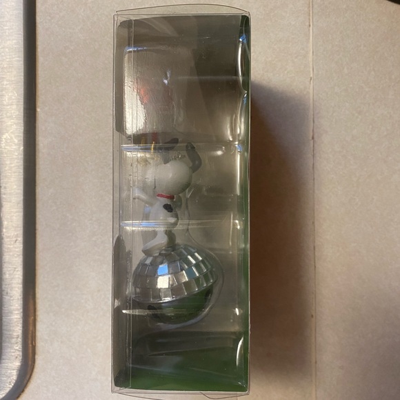 ♥️💖 CHRISTMAS SNOOPY Peanuts Disco Ball Pendant Bell Necklace NWT - Picture 4 of 5